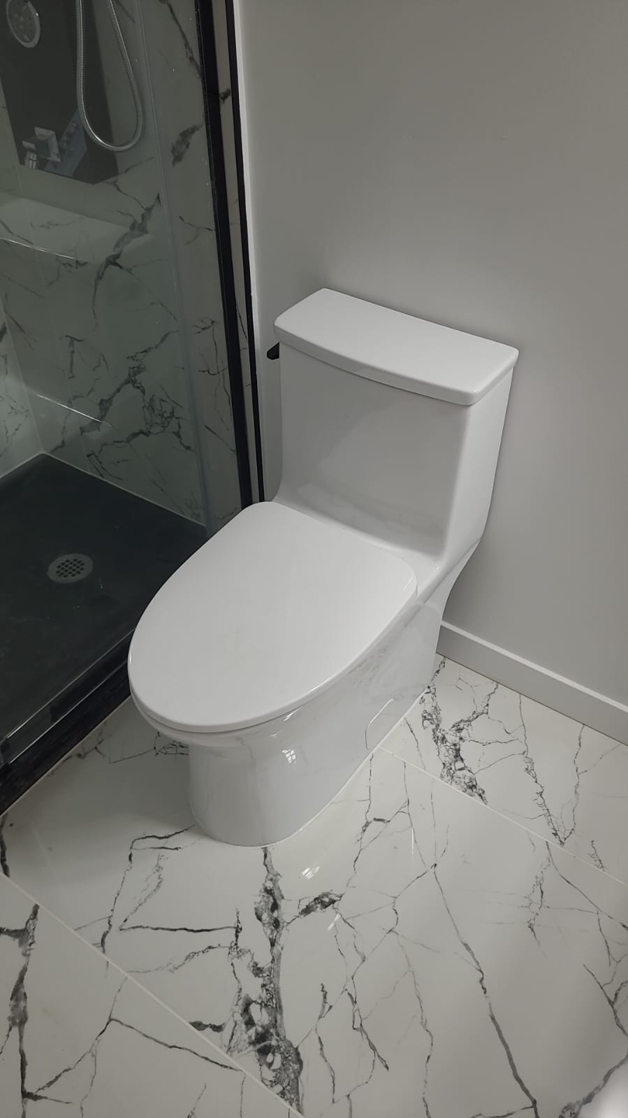 Modern Spa Bathroom Image 3