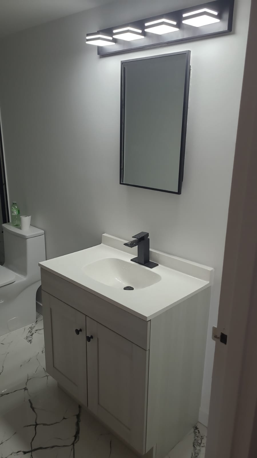 Modern Spa Bathroom Image 4